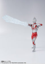 Load image into Gallery viewer, New box information 🌟New arrivals in September🌟New BANDAI SHFiguarts SHF Ultraman Ultraman ZOFFY (re-sold) Zoffey Guards Captain M78
