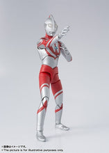 Load image into Gallery viewer, New box information 🌟New arrivals in September🌟New BANDAI SHFiguarts SHF Ultraman Ultraman ZOFFY (re-sold) Zoffey Guards Captain M78
